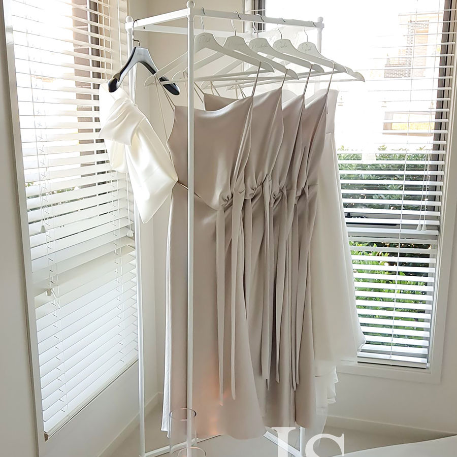 1.8m White Stand